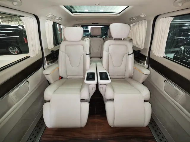 Mercedes-Benz V-Class — Фото автомобиля 10