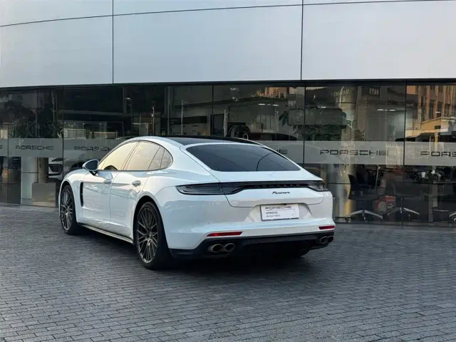 Porsche Panamera — Фото автомобиля 7