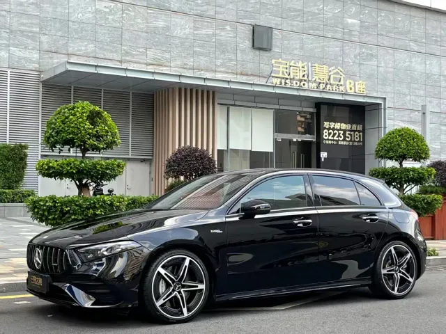 Фотография автомобиля — Mercedes-Benz A-Class AMG