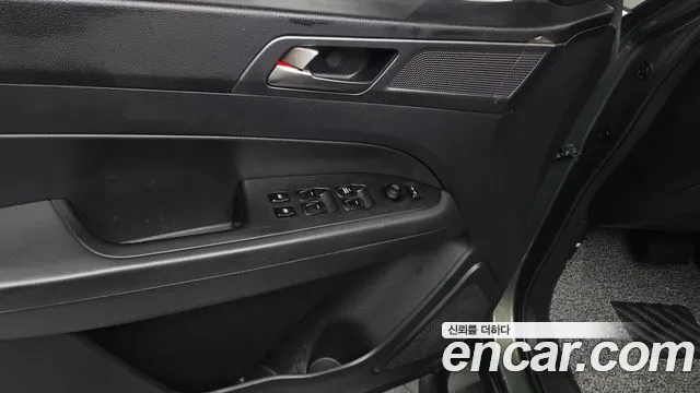 KG_Mobility_Ssangyong Rexton Новый Rexton Sport Khan Дизель 2.2 4WD — Фото автомобиля 16