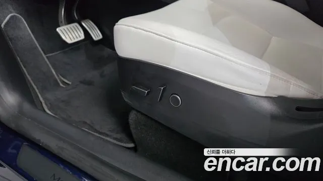Tesla Model Y — Фото автомобиля 18