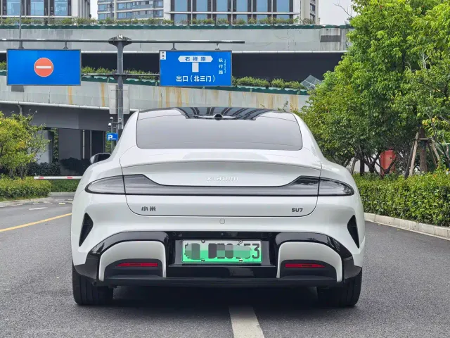 Xiaomi SU7 — Фото автомобиля 5