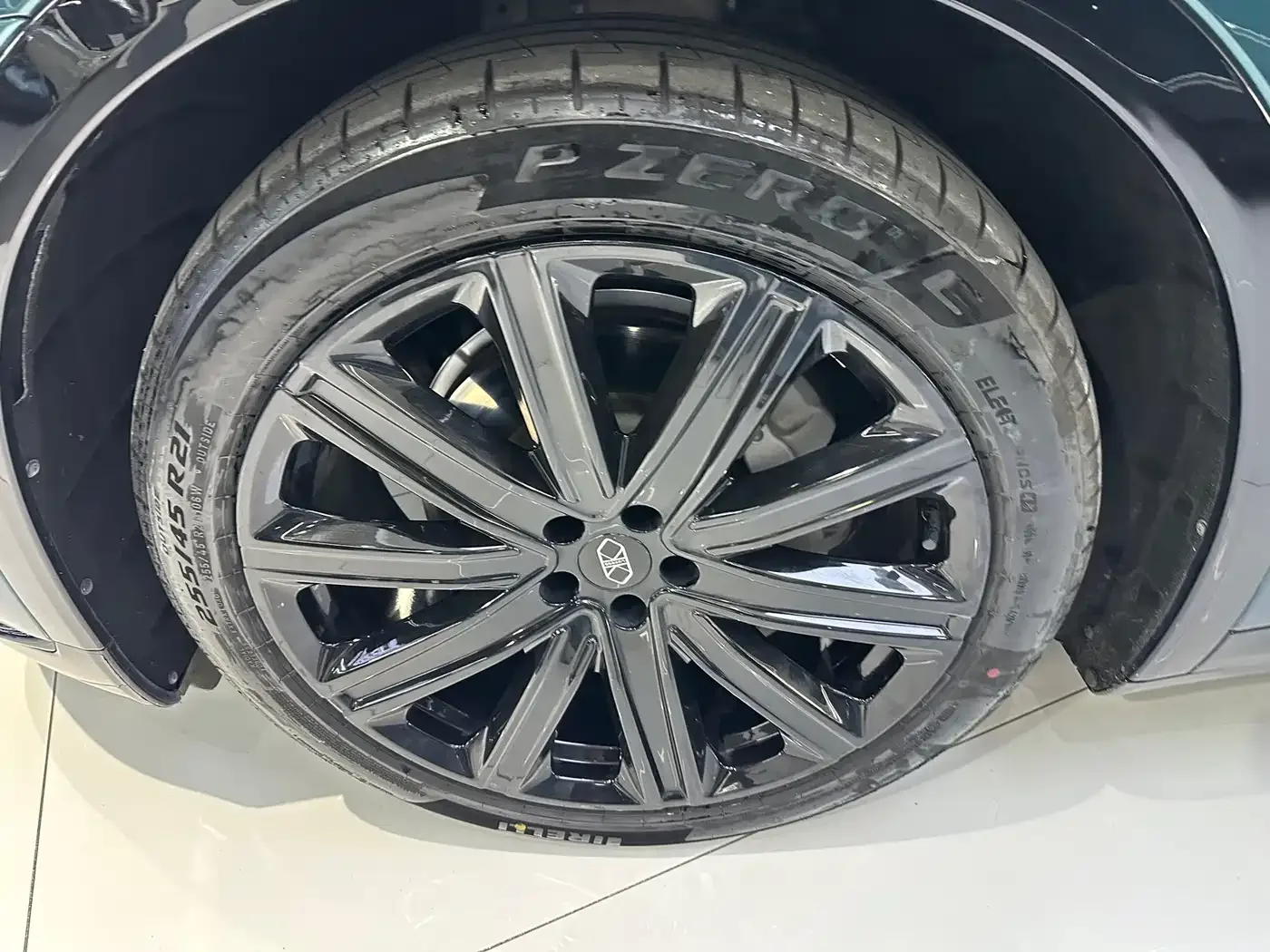 Zhijie Luxeed R7 2026 Pure Electric Max+ — Фото автомобиля 21