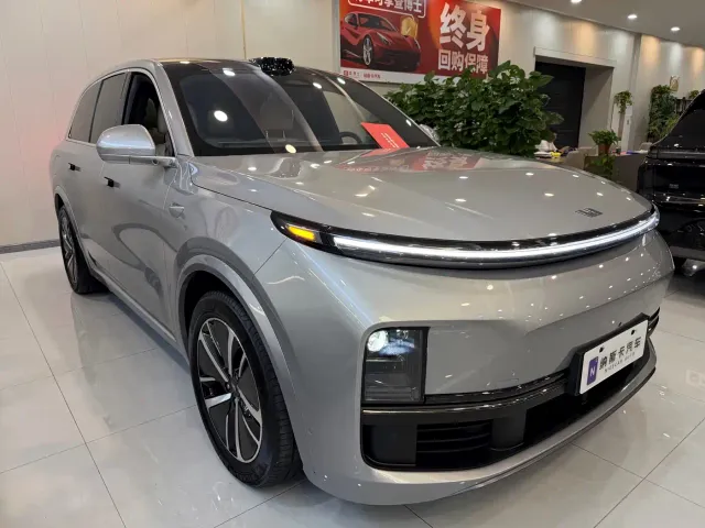 Li Auto L8 — Фото автомобиля 3
