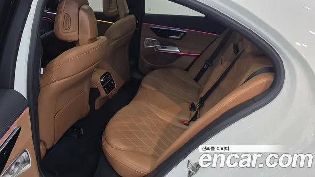 Mercedes-Benz E-Class — Фото автомобиля 11