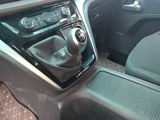 JAC Refine M3 — Фото автомобиля 13