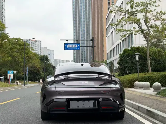 Xiaomi SU7 — Фото автомобиля 9
