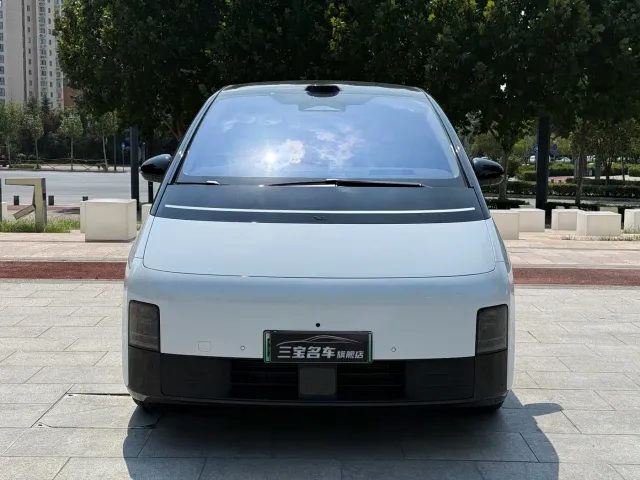 Li Auto MEGA — Фото автомобиля 2