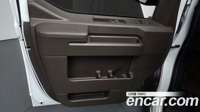 Kia PV5 — Фото автомобиля 13