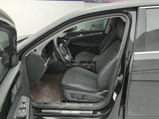 Volkswagen Passat — Фото автомобиля 9
