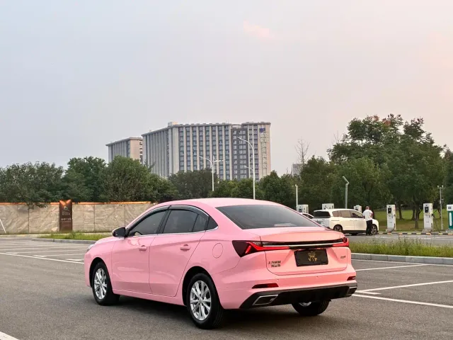 Roewe i5 — Фото автомобиля 7
