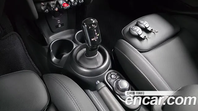 Mini Cooper Cooper 5 дверей Classic — Фото автомобиля 9