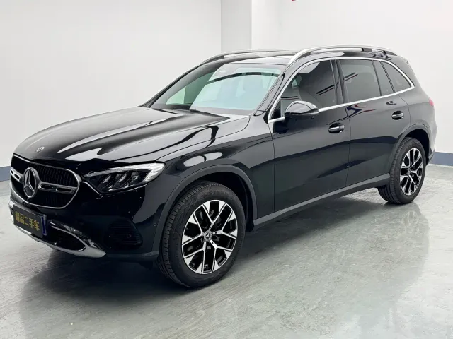 Фотография автомобиля — Mercedes-Benz GLC-Class