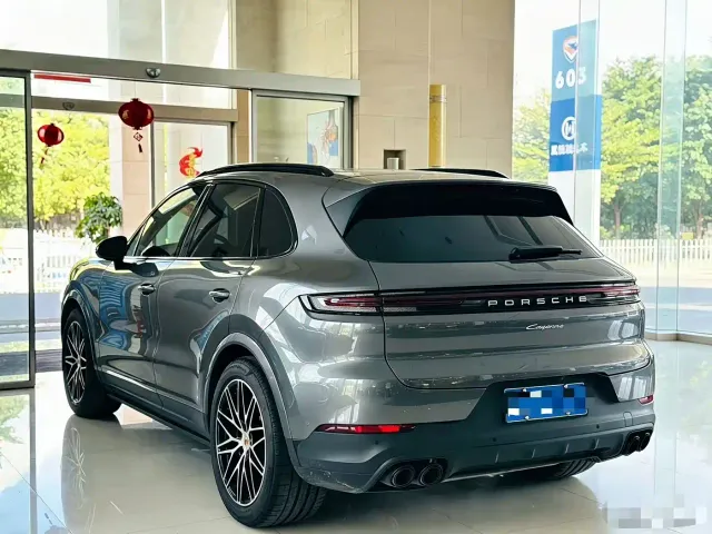 Porsche Cayenne — Фото автомобиля 9