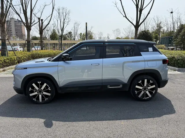 Geely ICON — Фото автомобиля 8