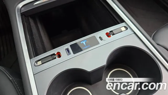 Tesla Model Y — Фото автомобиля 29