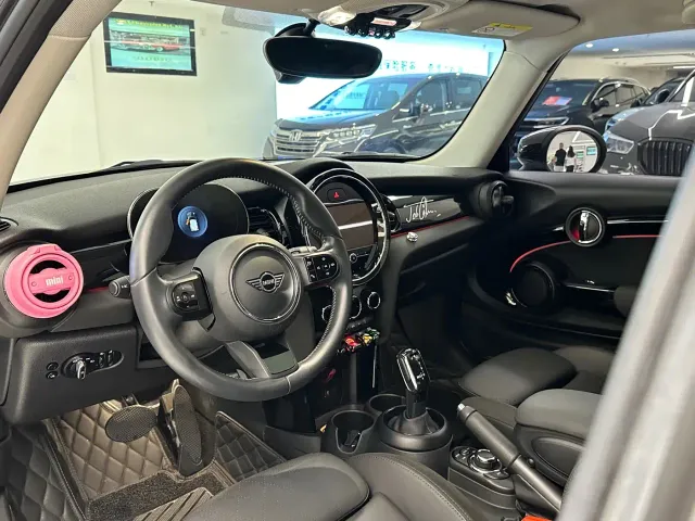 MINI Hatch — Фото автомобиля 10