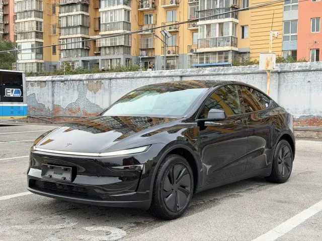Фотография автомобиля — Tesla Model Y