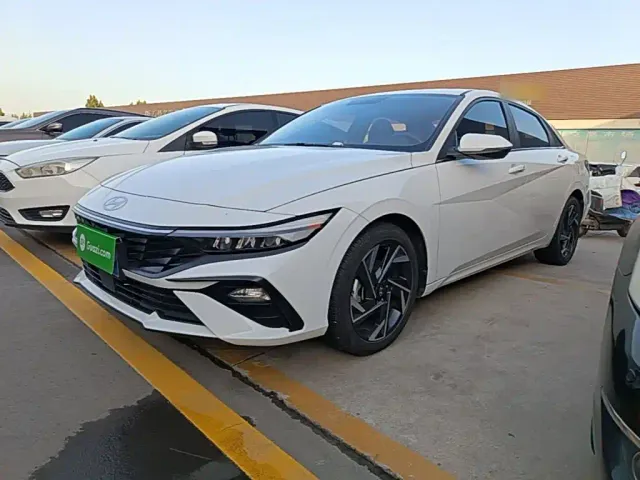 Фотография автомобиля — Hyundai Elantra