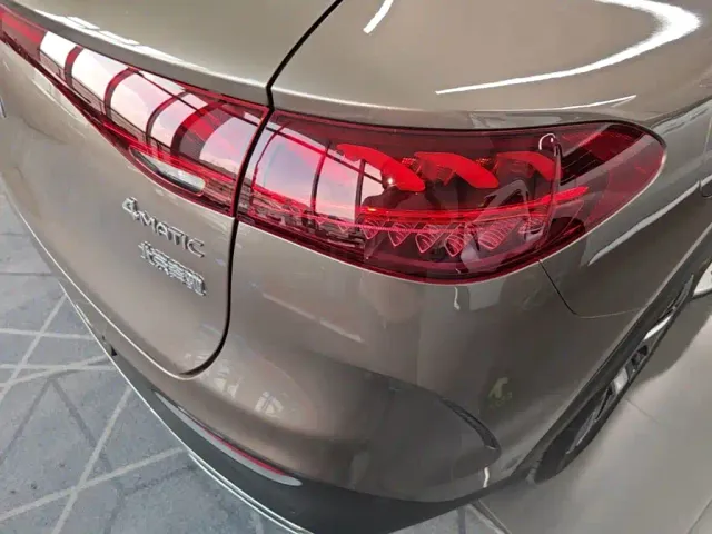 Mercedes-Benz EQE SUV — Фото автомобиля 7