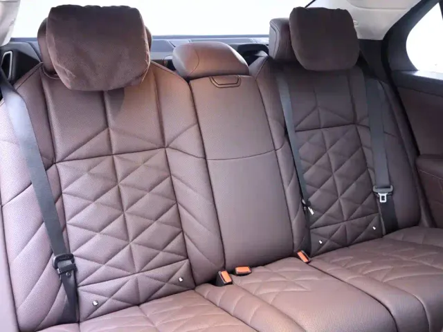 BMW 7 Series — Фото автомобиля 23