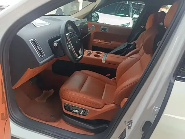 Li Auto L7 — Фото автомобиля 14