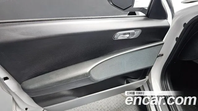 Hyundai Ioniq 6 — Фото автомобиля 13