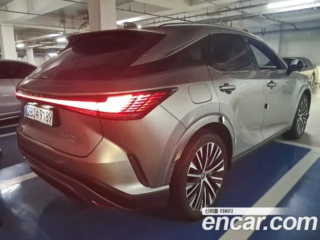 Lexus RX RX450h+ 5th Gen — Фото автомобиля 6