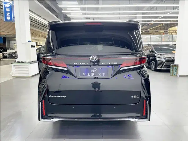 Toyota Vellfire — Фото автомобиля 5