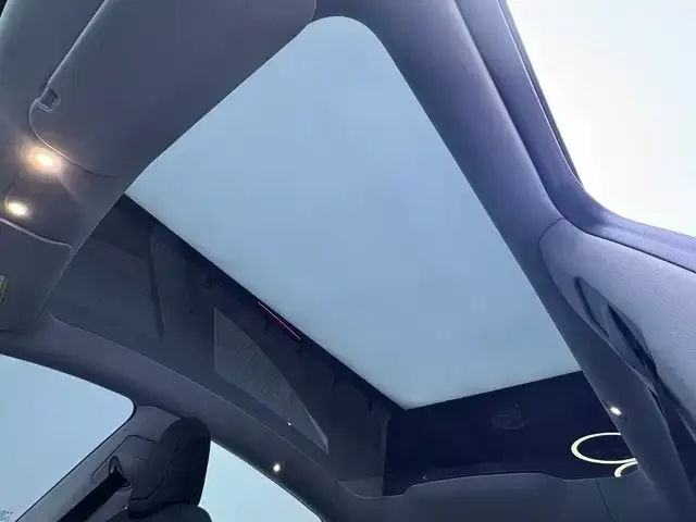 Tesla Model Y — Фото автомобиля 14