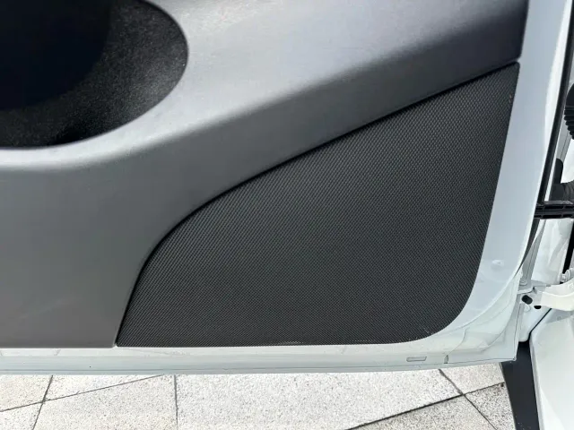 Tesla Model Y — Фото автомобиля 26