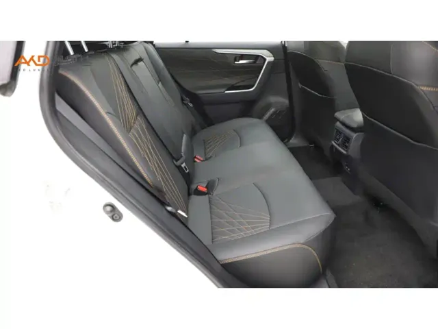 Toyota RAV4 — Фото автомобиля 8