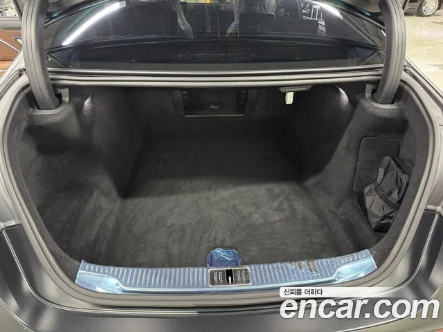 Mercedes-Benz S-Class — Фото автомобиля 15