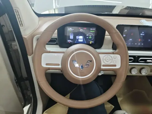 Wuling Hongguang Mini EV — Фото автомобиля 10