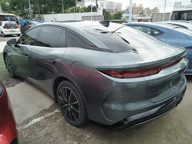 BYD Han L — Фото автомобиля 4