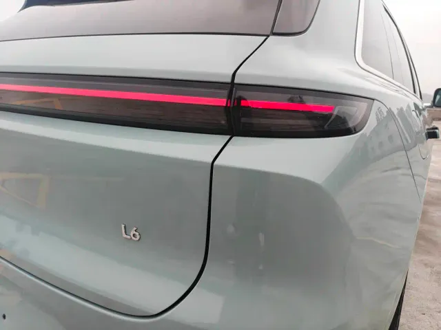Li Auto L6 — Фото автомобиля 18