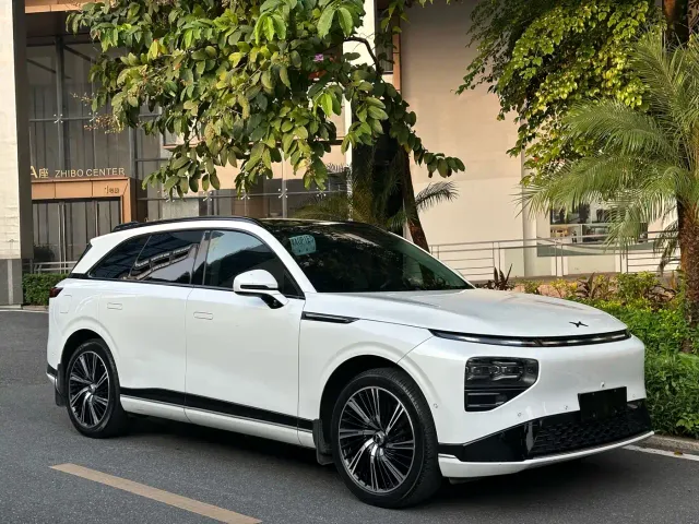 Xpeng G9 — Фото автомобиля 3