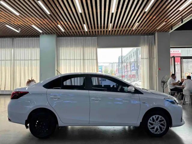 Toyota Vios — Фото автомобиля 18