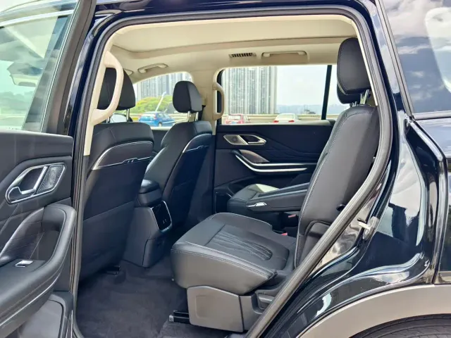 Hongqi HS7 PHEV — Фото автомобиля 7