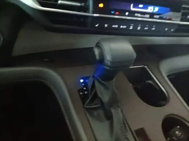 Toyota Sienna — Фото автомобиля 13