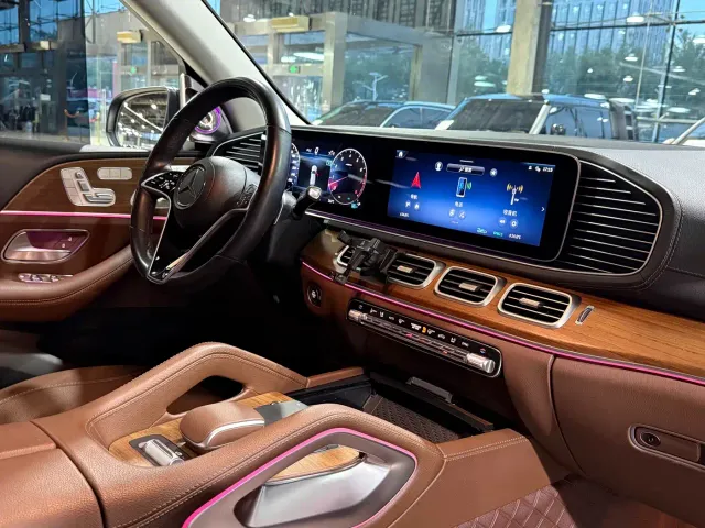 Mercedes-Benz GLE-Class — Фото автомобиля 12