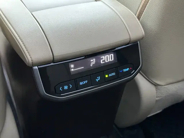 Toyota Highlander — Фото автомобиля 20