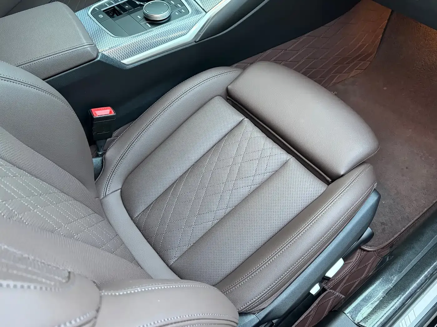 BMW BMW 3 Series 2023 325Li M Sport Black Night Package — Фото автомобиля 15
