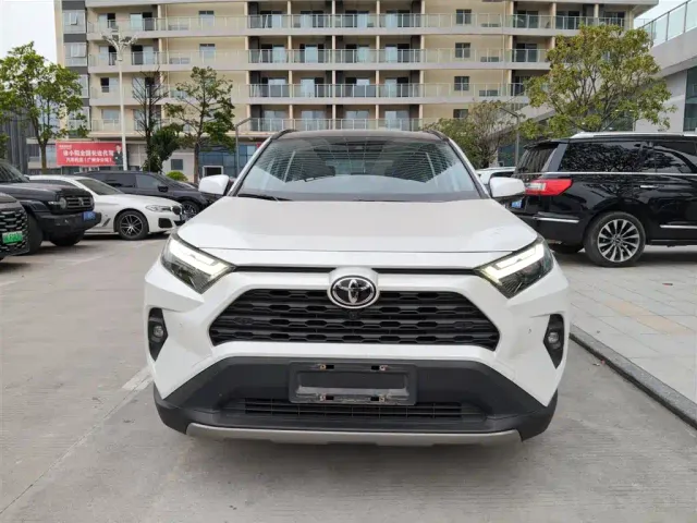 Toyota RAV4 — Фото автомобиля 4