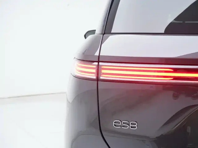 Nio ES8 — Фото автомобиля 15