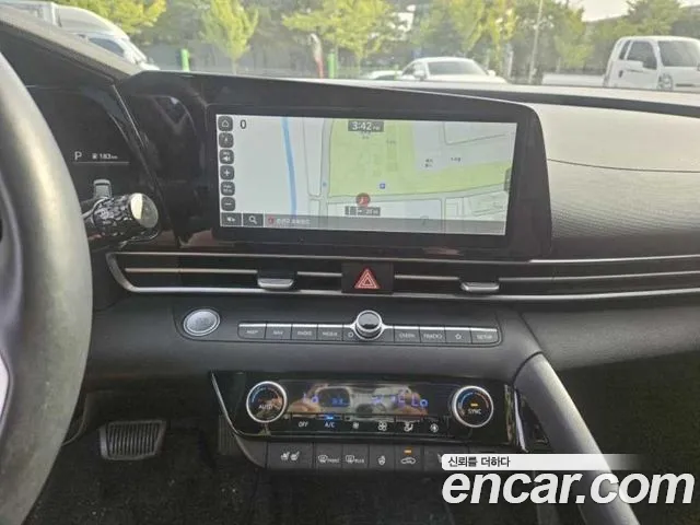 Hyundai Avante CN7 — Фото автомобиля 8