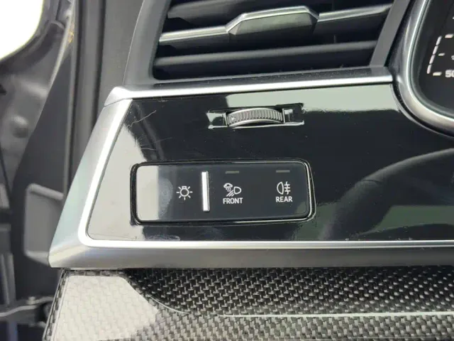 Audi SQ7 — Фото автомобиля 20