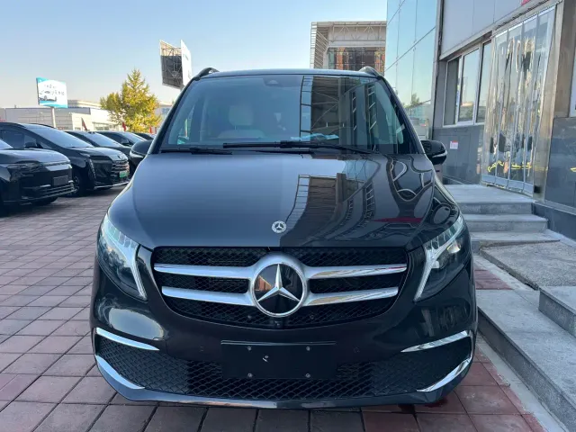 Mercedes-Benz V-Class — Фото автомобиля 2