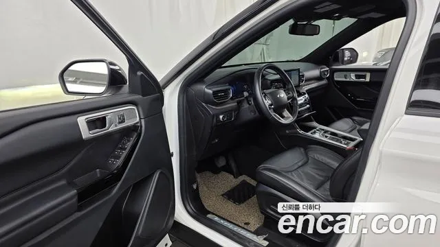 Ford Explorer Explorer 6 поколение 3.0 Platinum 4WD — Фото автомобиля 10