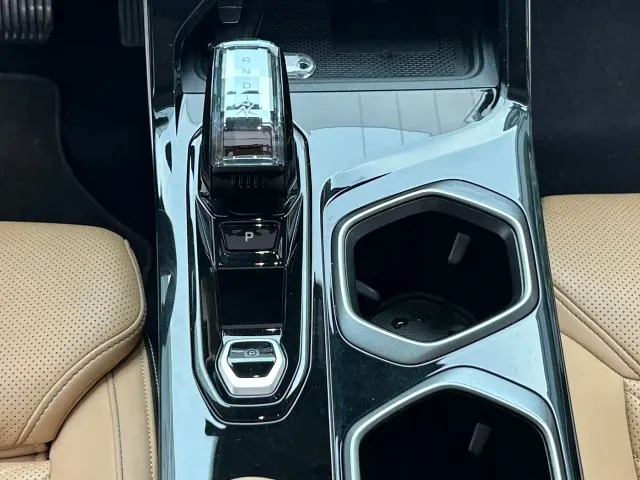 Geely Boyue L — Фото автомобиля 15